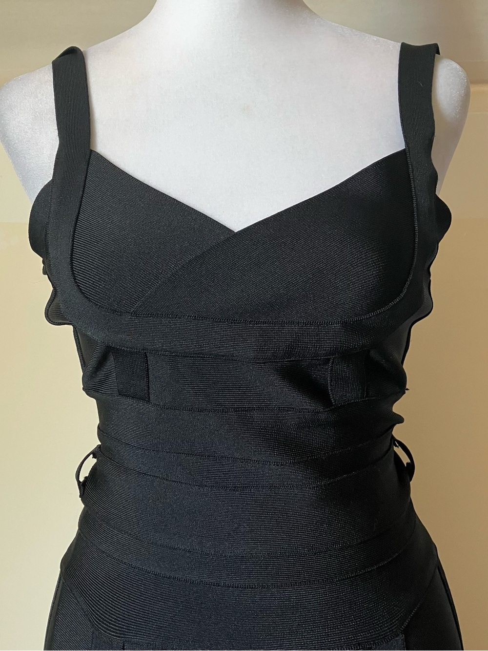 Bella Barnett Black Bandage Jumpsuit Sculpting Fit w/ Ankle Zippers size Medium - Picture 10 of 13